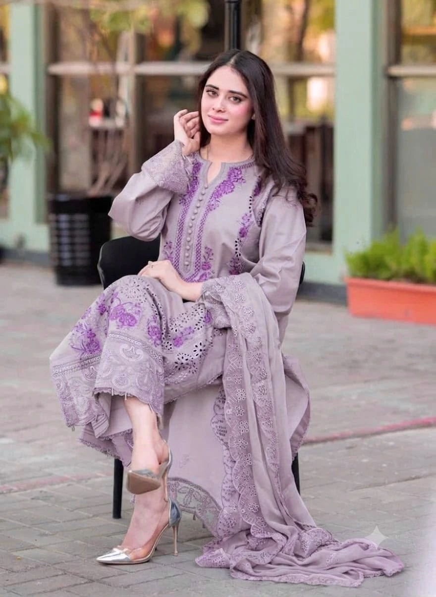 Premium unstitched Lawn Suits in Pakistan